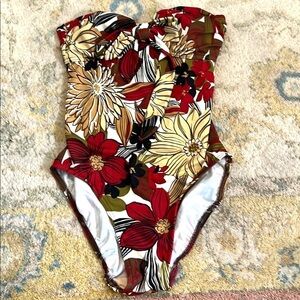 ⭐️Silhouette Solutions,What a Gorgeous Suit, Strapless, Secure Back Strap,Size 8